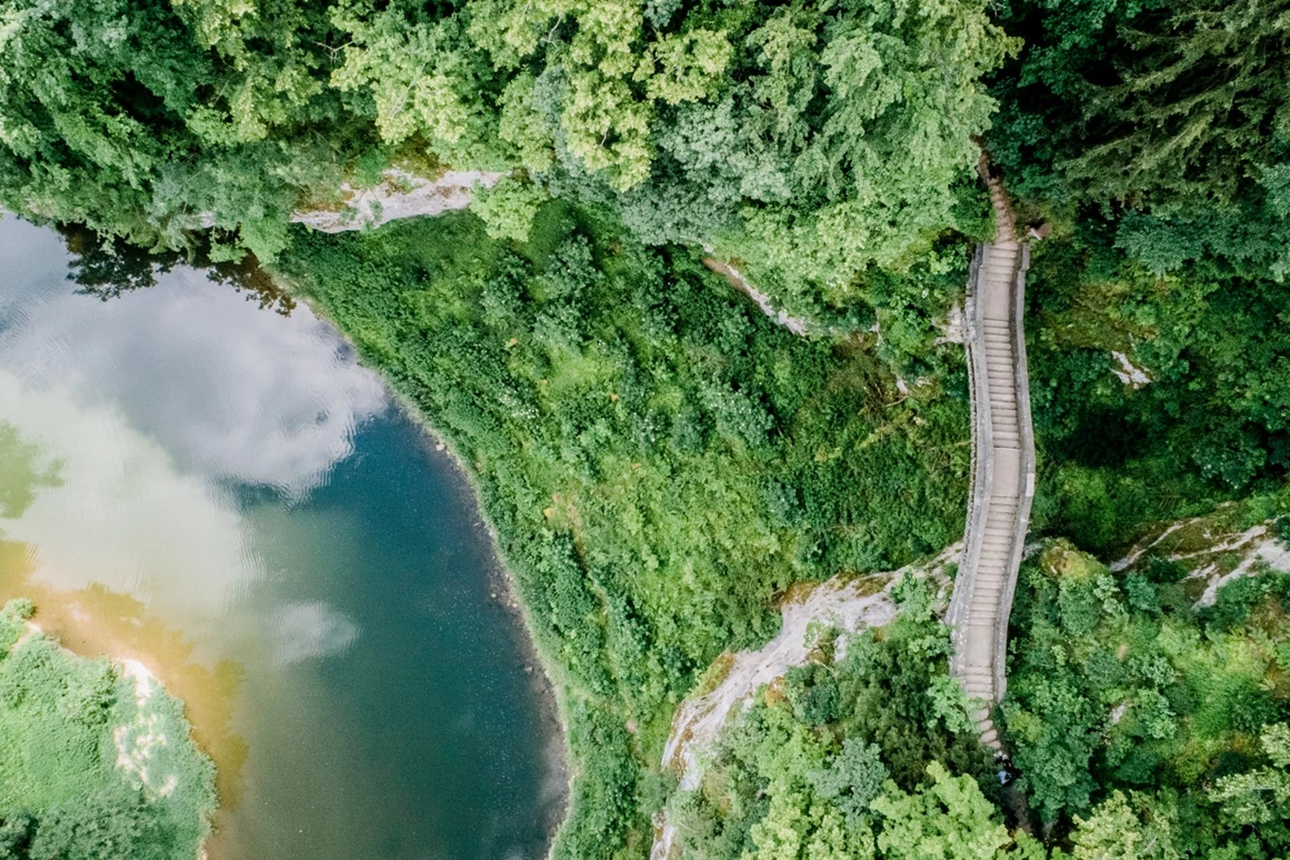 Hochzeit: Steinwiese am Donauufer des Fürstlichen Park Inzigkofen