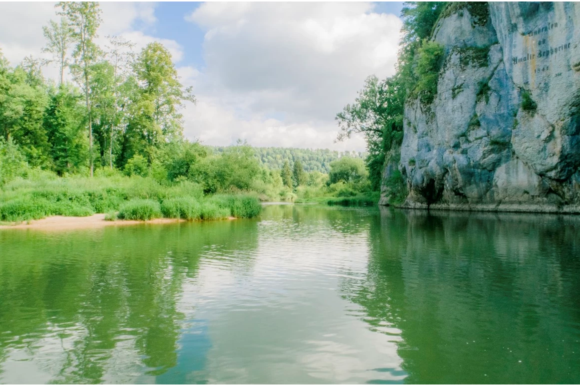Hochzeit: Steinwiese am Donauufer des Fürstlichen Park Inzigkofen
