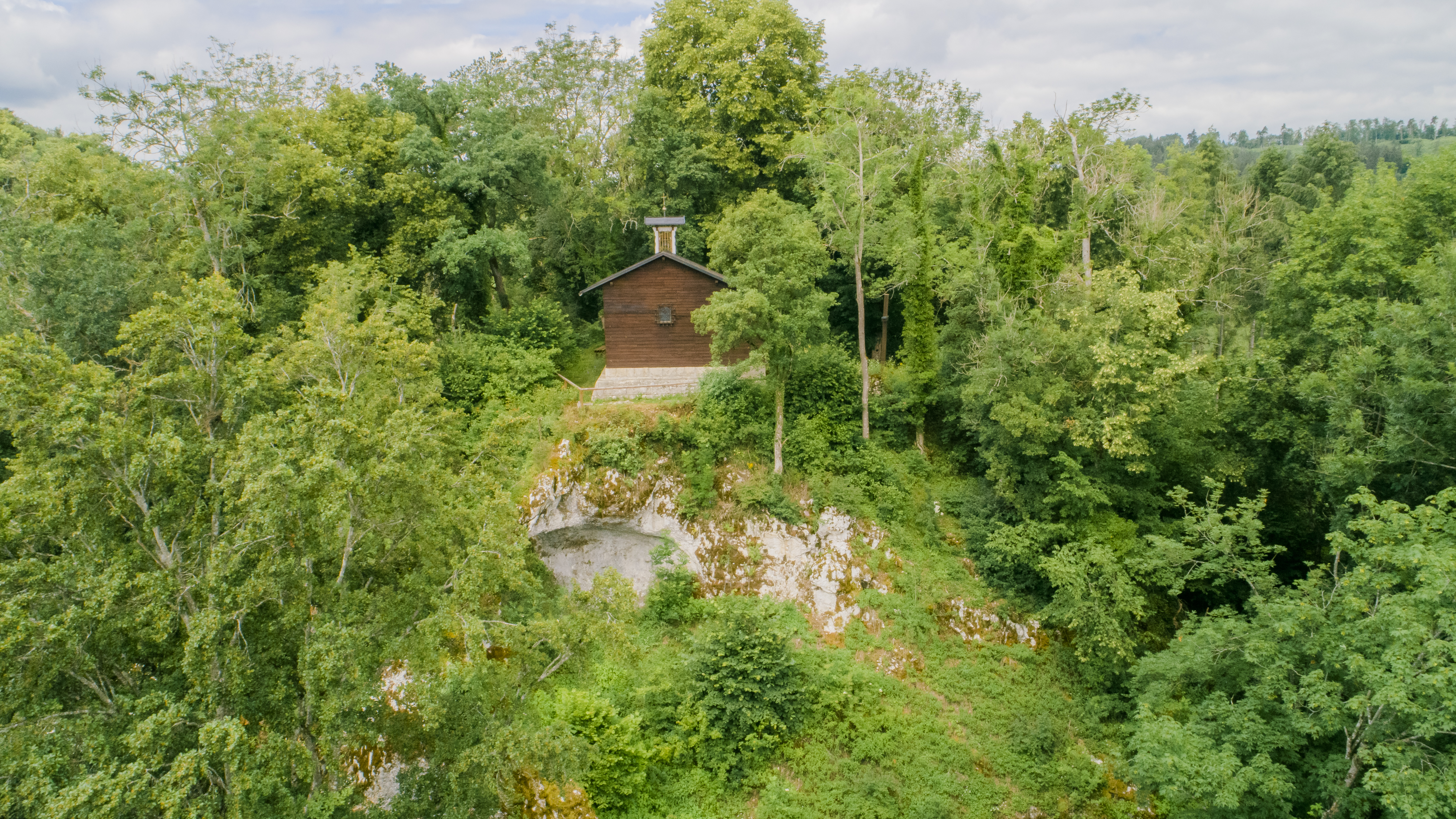Hochzeitslocation: Steinwiese am Donauufer des Fürstlichen Park Inzigkofen