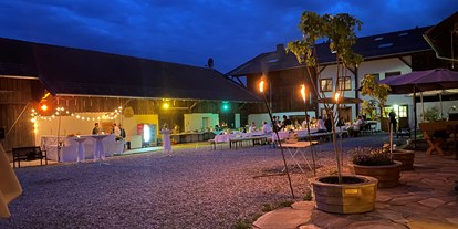 Hochzeit - Umgebung: am Fluss - Sommernacht Hochzeit im Freien - Hochzeitslocation Lamplstätt - 3 Tage feiern ohne Sperrstunde