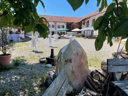 Wedding - PLZ 83562 (Deutschland) - Hochzeit im Innenhof - Hochzeitslocation Lamplstätt - 3 Tage feiern ohne Sperrstunde