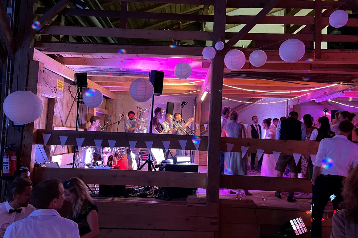 Hochzeitslocation: Party in der Scheune - Hochzeitslocation Lamplstätt - 3 Tage feiern ohne Sperrstunde