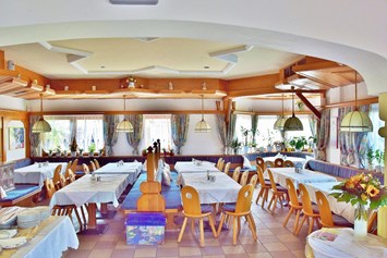 Hochzeit: Gastraum Tennladen - Cafe Restaurant Tennladen 