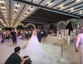 Hochzeit: Traumhafter 1. Tanz, begleitet von Nebel und einem Feuerwerk. 
 - BY-Eventcenter
