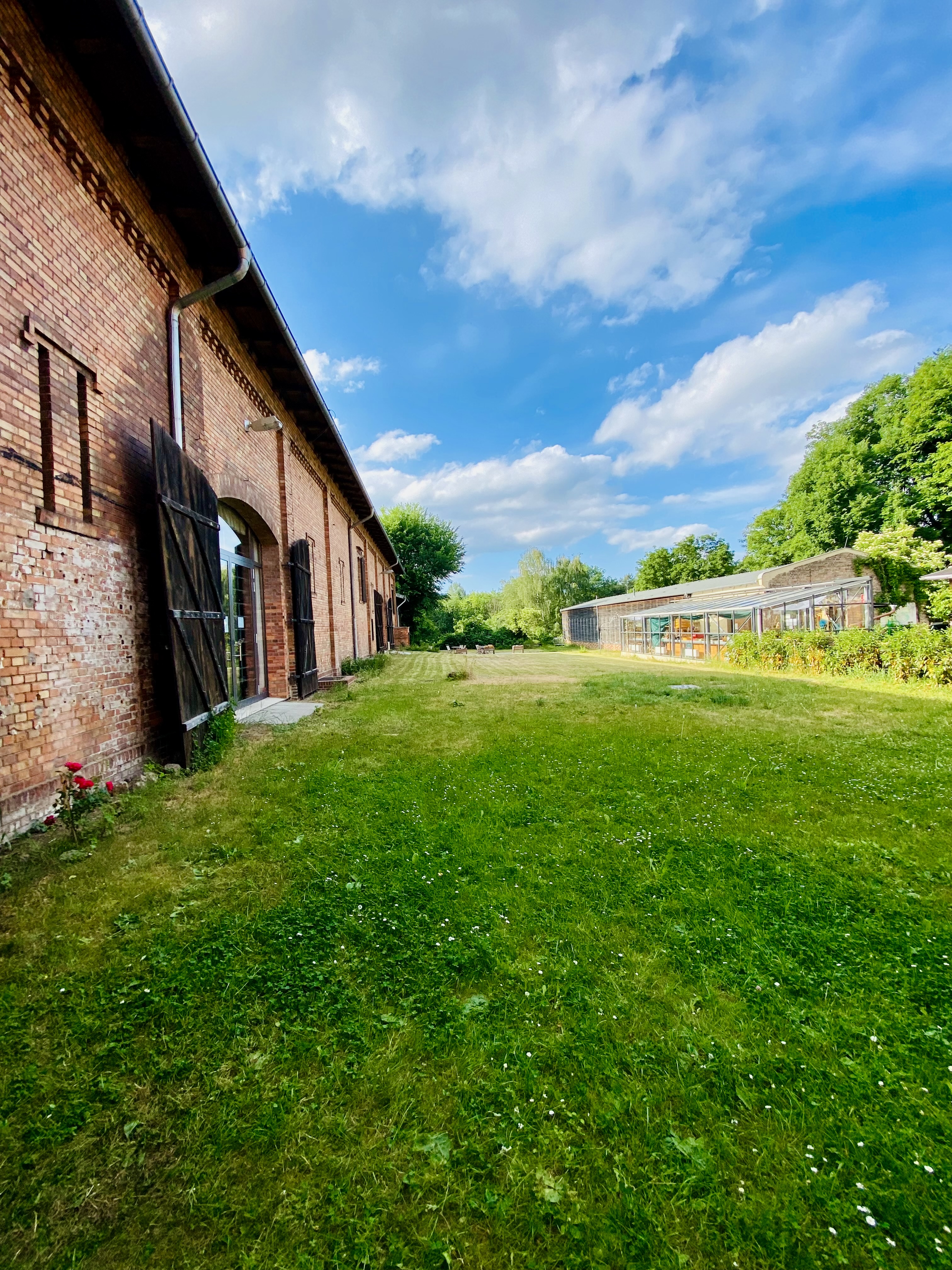 Hochzeitslocation: Scheunengarten - Feste Scheune im Stadtgut Berlin Buch
