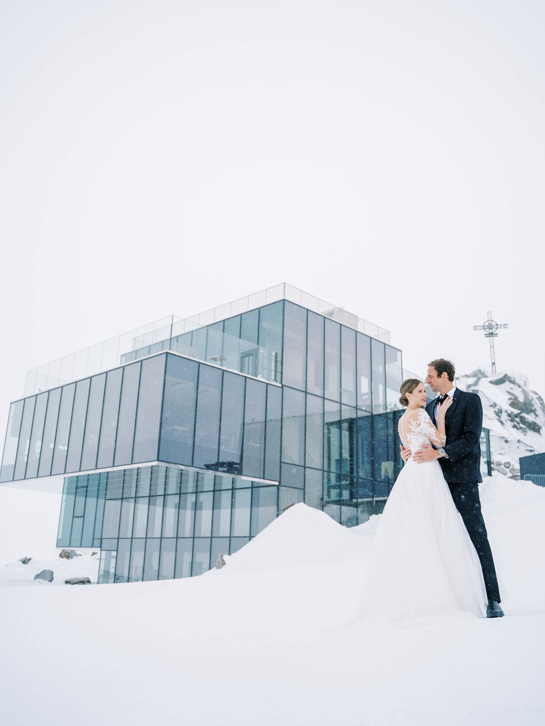 Hochzeit: Heiraten im ice Q auf 3.048 m Seehöhe am Gipfel des Gaislachkogls- Winterhochzeit by ©Tony Gigov - ice Q