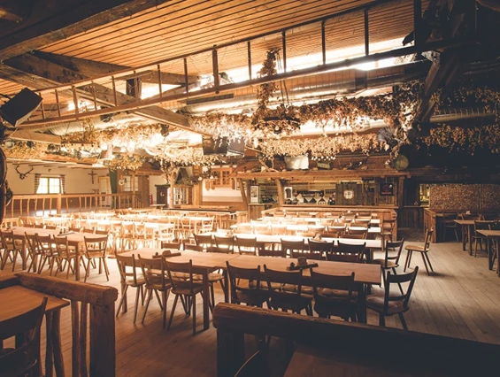 Hochzeit: Musikalm Festhalle Steibis