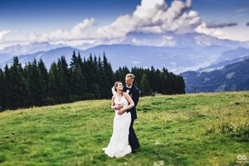 Hochzeit: Die Lisa Alm - 
Foto © Alex Ginis  
https://hochzeitsfotograf-bayern.de/  - Lisa Alm