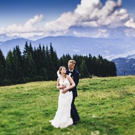Hochzeit: Die Lisa Alm - 
Foto © Alex Ginis  
https://hochzeitsfotograf-bayern.de/  - Lisa Alm