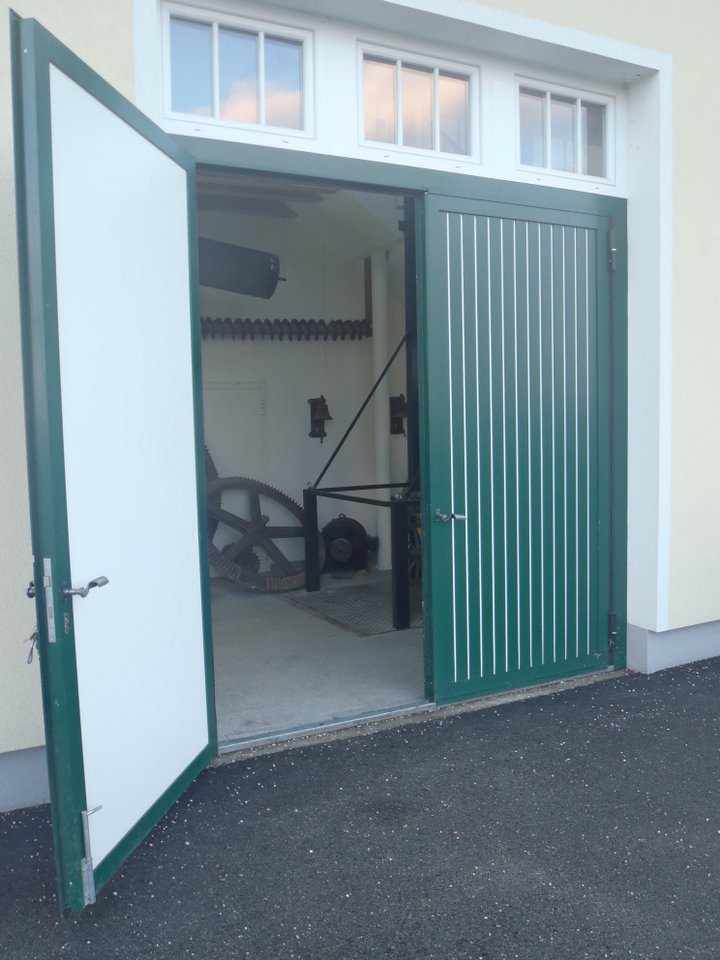 Hochzeitslocation: Hintereingang:
Personal bzw. Catering Eingang mit Lastenaufzug - Festsaal Doppelgraben