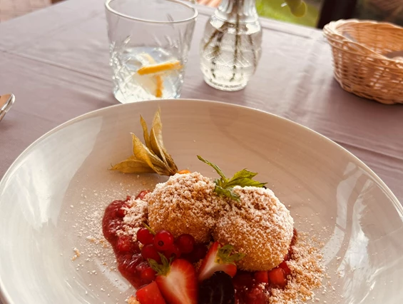 Hochzeitslocation: Und die legendären Topfenknödel zum Dessert. - Salzbergalm