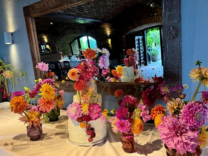 Hochzeit - Höbersdorf - Präsentation der Hochzeitstorte - Am Reisenberg  Wedding & Eventlocation