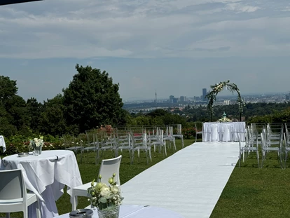 Hochzeit - Höbersdorf - Zeremonie im Freien
mit Wienblick - Am Reisenberg  Wedding & Eventlocation