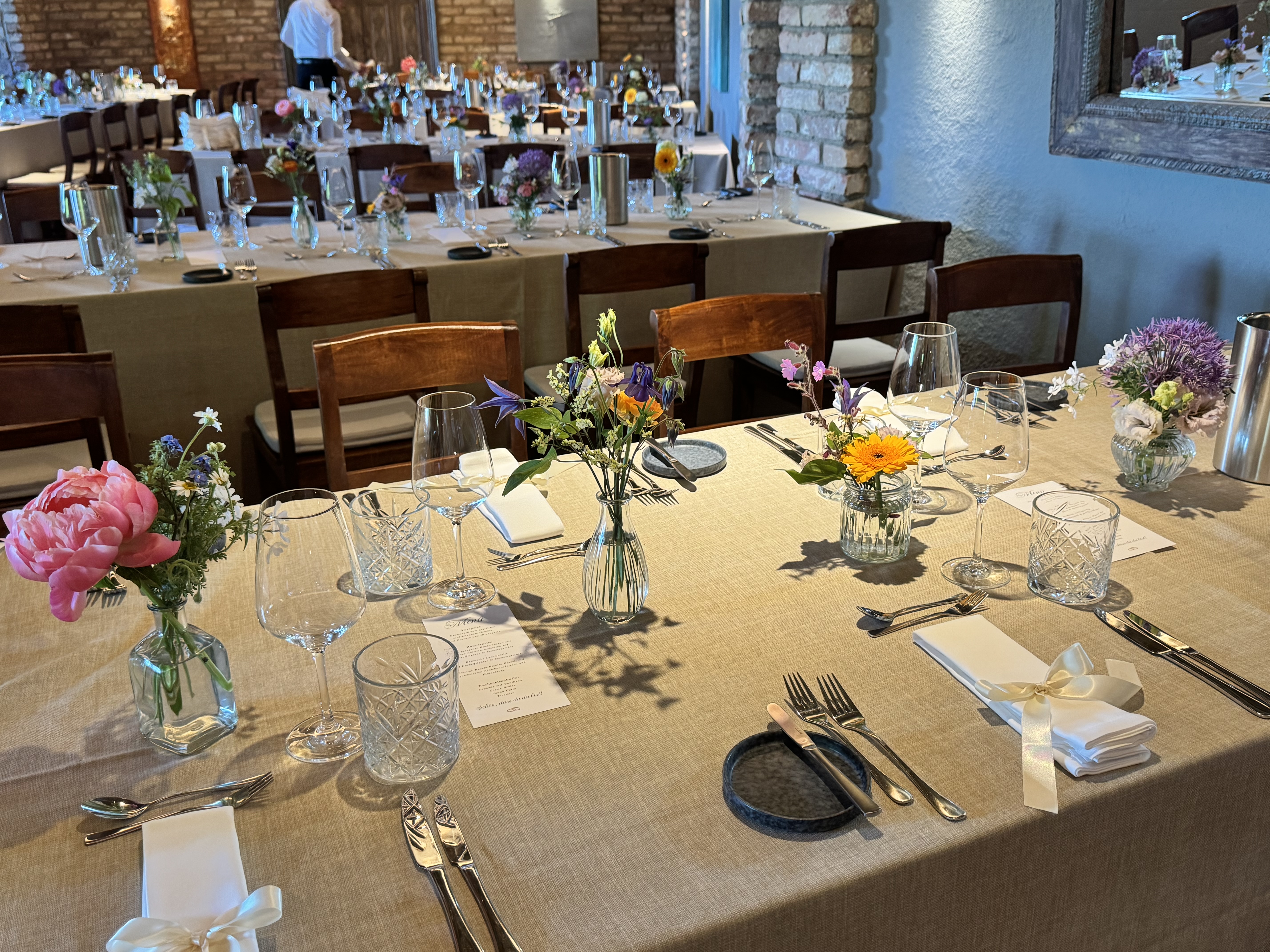 Hochzeit: Hochzeitsessen im Frühling - Am Reisenberg  Wedding & Eventlocation