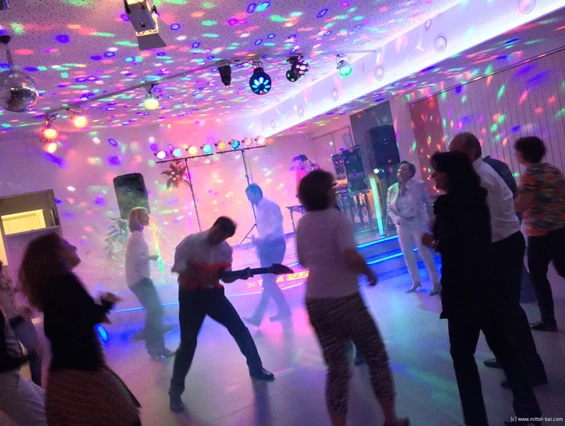 Hochzeit: Tanzfläche und Bühne, Mittel-BAR - Mittel-BAR Schönheide
