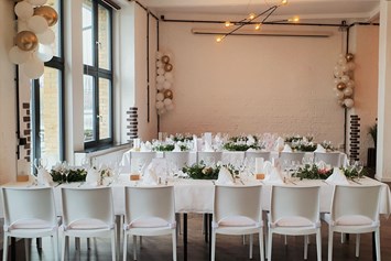 Hochzeit: Genügend Platz für alle Gäste - ALVA Lounge