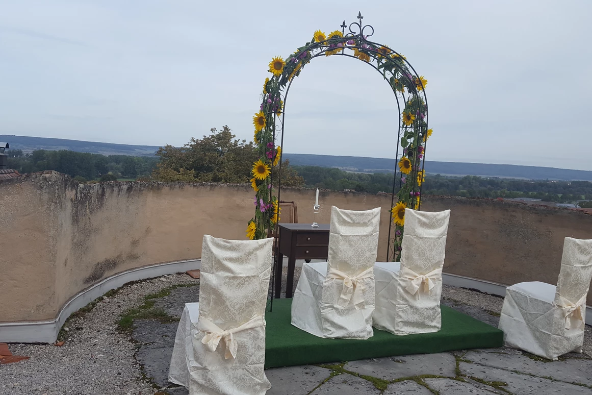 Hochzeit: Historischer Hängegarten Schloss Neufra bei Riedlingen