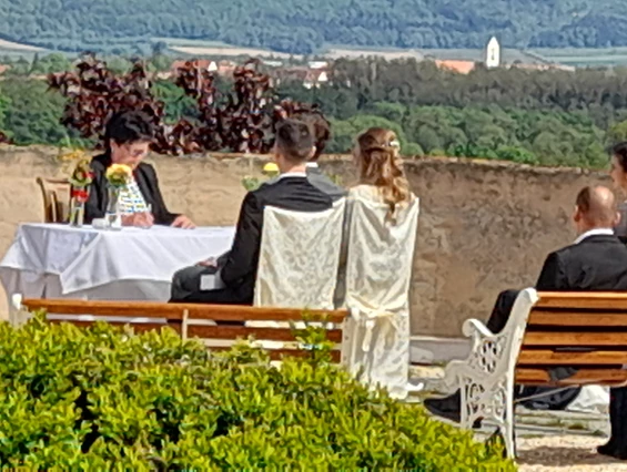 Hochzeit: Historischer Hängegarten Schloss Neufra bei Riedlingen