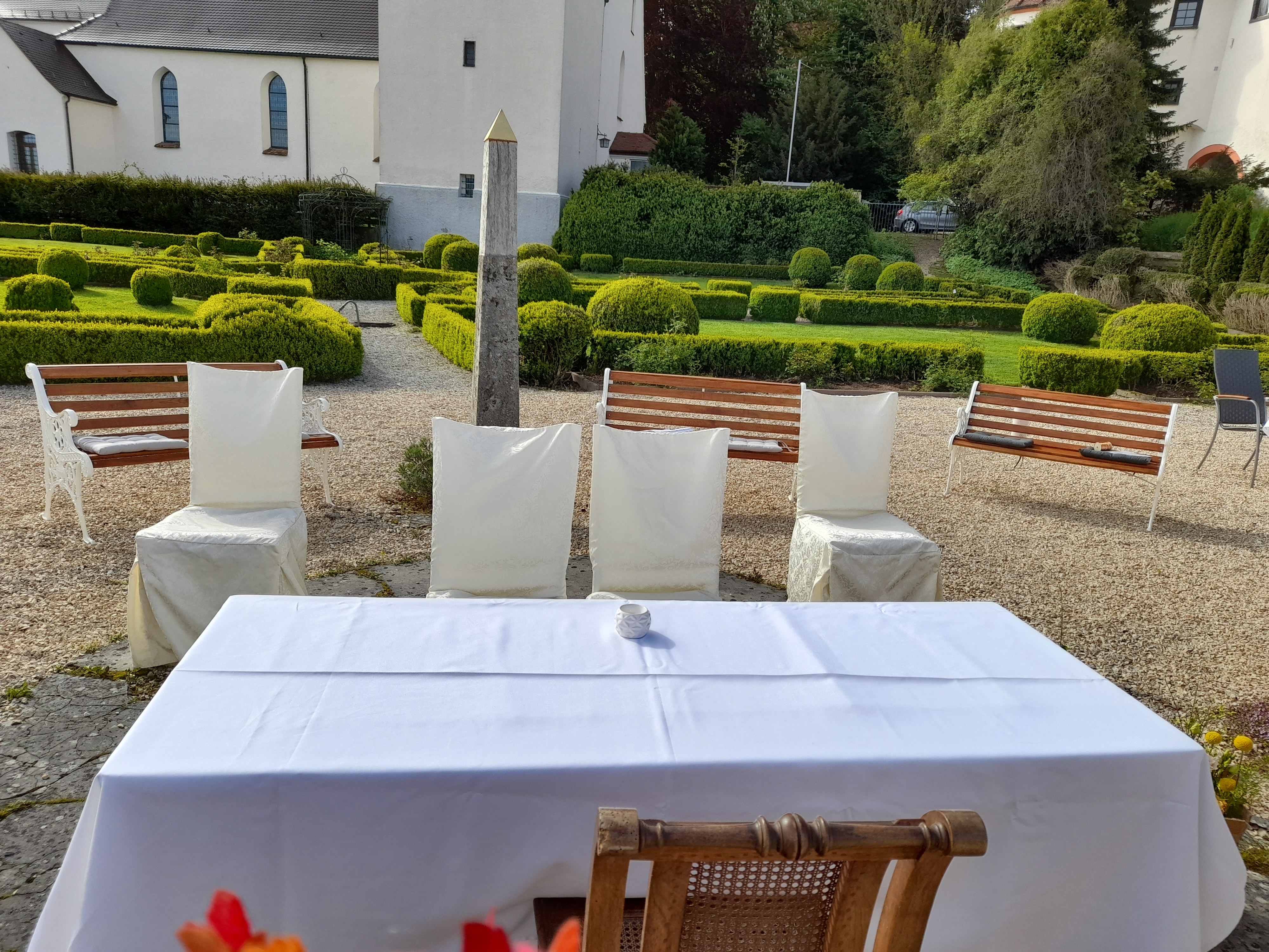 Hochzeitslocation: Historischer Hängegarten Schloss Neufra bei Riedlingen