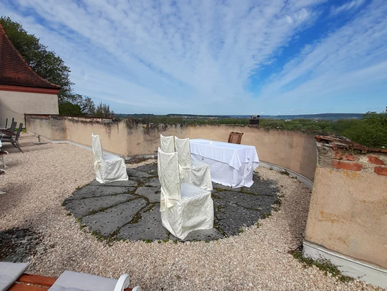 Hochzeit: Historischer Hängegarten Schloss Neufra bei Riedlingen
