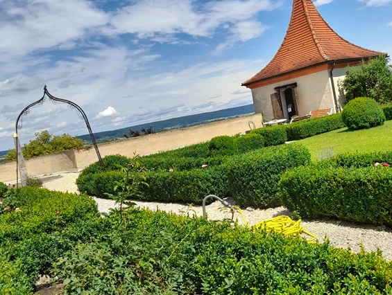 Hochzeit: Historischer Hängegarten Schloss Neufra bei Riedlingen