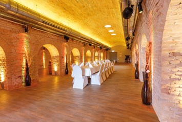 Hochzeit: Gewölbesaal (3 Gewölbe, gesamt 285 m²) - Lendelhaus & Historische Saftfabrik