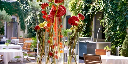 Hochzeit - Bad Vöslau - Blick von der Lobby in den Innenhof - Hotel DAS TRIEST