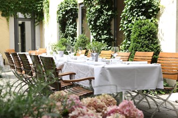 Hochzeit: Innenhof - Hotel DAS TRIEST