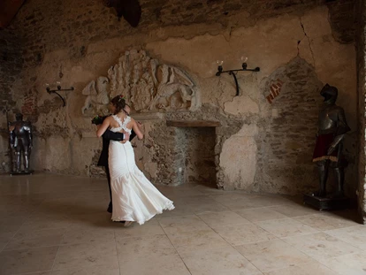 Wedding - Pottenbrunn - Hochzeitstanz im Festsaal. - Burgruine Aggstein