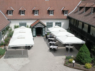 Hochzeitslocation: Der Innenhof unseres Restaurants ist in den Sommermonaten einer der schönsten Plätze im Waldviertel! - Hotel-Restaurant Liebnitzmühle