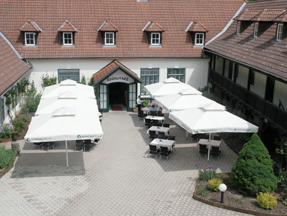 Hochzeitslocation: Der Innenhof unseres Restaurants ist in den Sommermonaten einer der schönsten Plätze im Waldviertel! - Hotel-Restaurant Liebnitzmühle