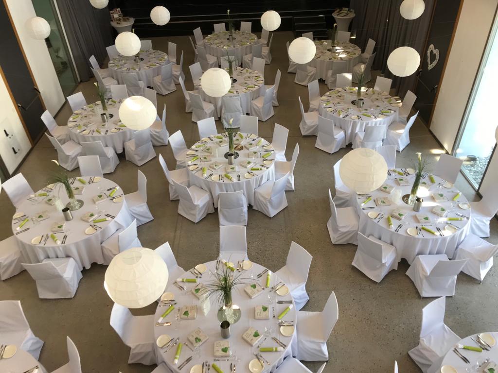 Hochzeitslocation: In der Kitzmantelfabrik steht ihr im Mittelpunkt. Jede Hochzeit ist einzigartig und so individuell wie ihr selbst. Unsere wandelbare Location bietet euch den Freiraum, eure ganz persönliche Traumhochzeit zu gestalten. - Kitzmantelfabrik Vorchdorf