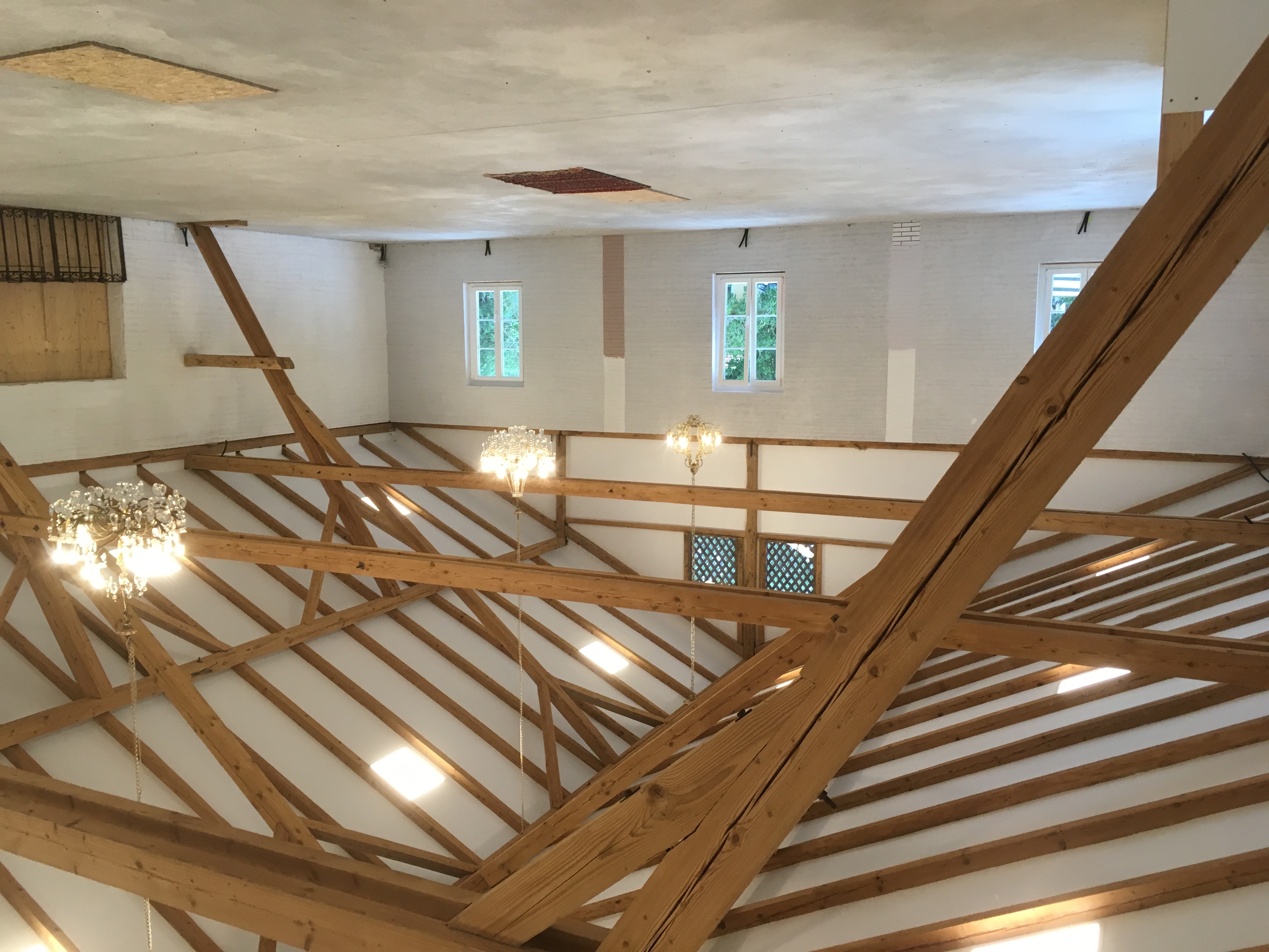 Hochzeit: Der riesige Festsaal im Obergeschoss (hier in der Bauphase). Verfügbar ab 2020. - Oida Voda - Das Leben ist schön!