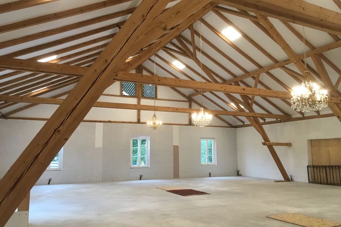 Hochzeitslocation: Der riesige Festsaal im Obergeschoss (hier in der Bauphase). Verfügbar ab 2020. - Oida Voda - Das Leben ist schön!