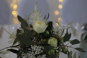 Hochzeit: Blumendekoration - Schloss Events Enns