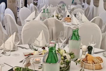 Hochzeit: Roastbeef mit Sauce Remoulade wird eingestellt - Schloss Events Enns