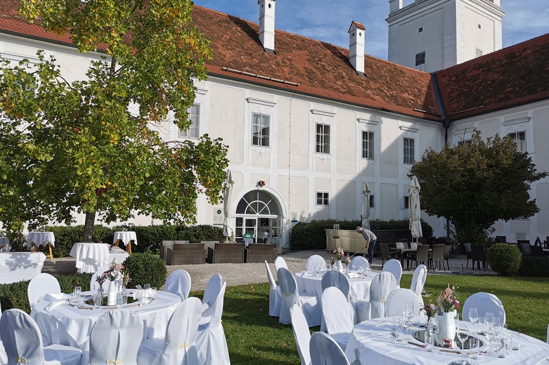 Hochzeit: Tischlein deck dich - Schloss Events Enns