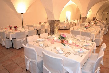 Hochzeit: Bar, Tanzfläche und Festsaal in einem bis 140 Personen - Schloss Büchsenhausen