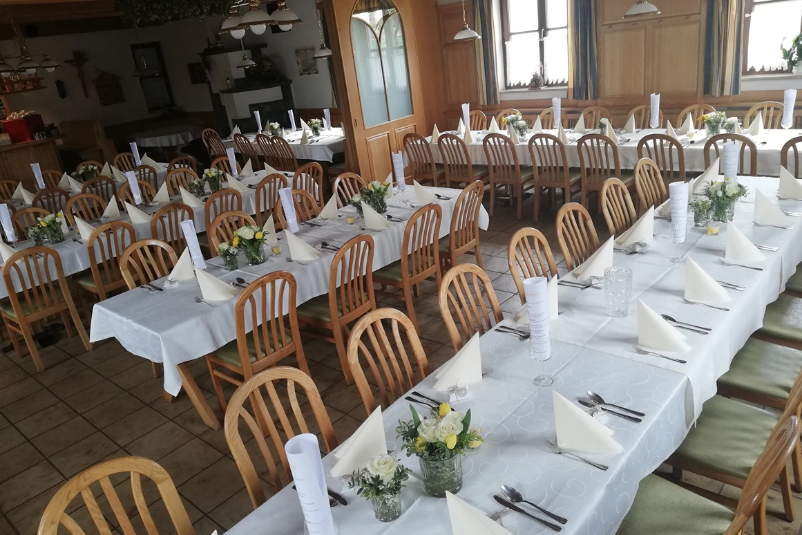Hochzeitslocation: Feier im großen Saal - unserer Hopfnstubn - KräuterWirt Dunzinger