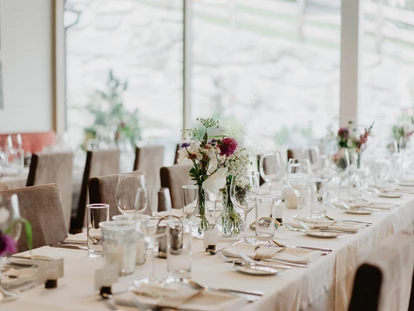 Wedding - Seefeld in Tirol - Der Restaurantbereich kann individuell gestaltet werden. Tischpläne helfen bei der Wahl. - Lizum 1600 - Ihre Hochzeitslocation