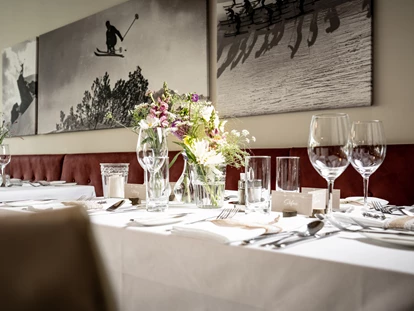 Wedding - Seefeld in Tirol - Der Restaurantbereich kann individuell gestaltet werden. Tischpläne helfen bei der Wahl. - Lizum 1600 - Ihre Hochzeitslocation