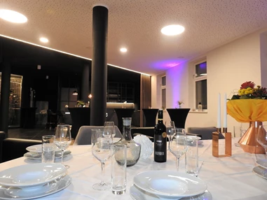 Hochzeitslocation: wir bieten Platz für 62 Tafelgäste - Catering frei wählbar! - LoRe Cocktailmanufaktur | Destillerie