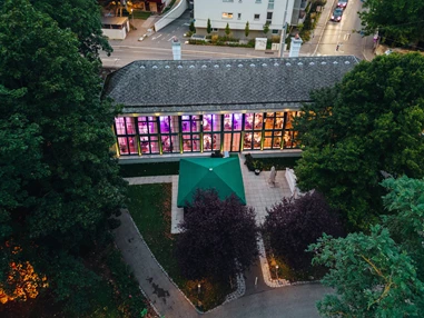 Hochzeitslocation: (c) Everly Pictures - Orangerie Europahaus Wien