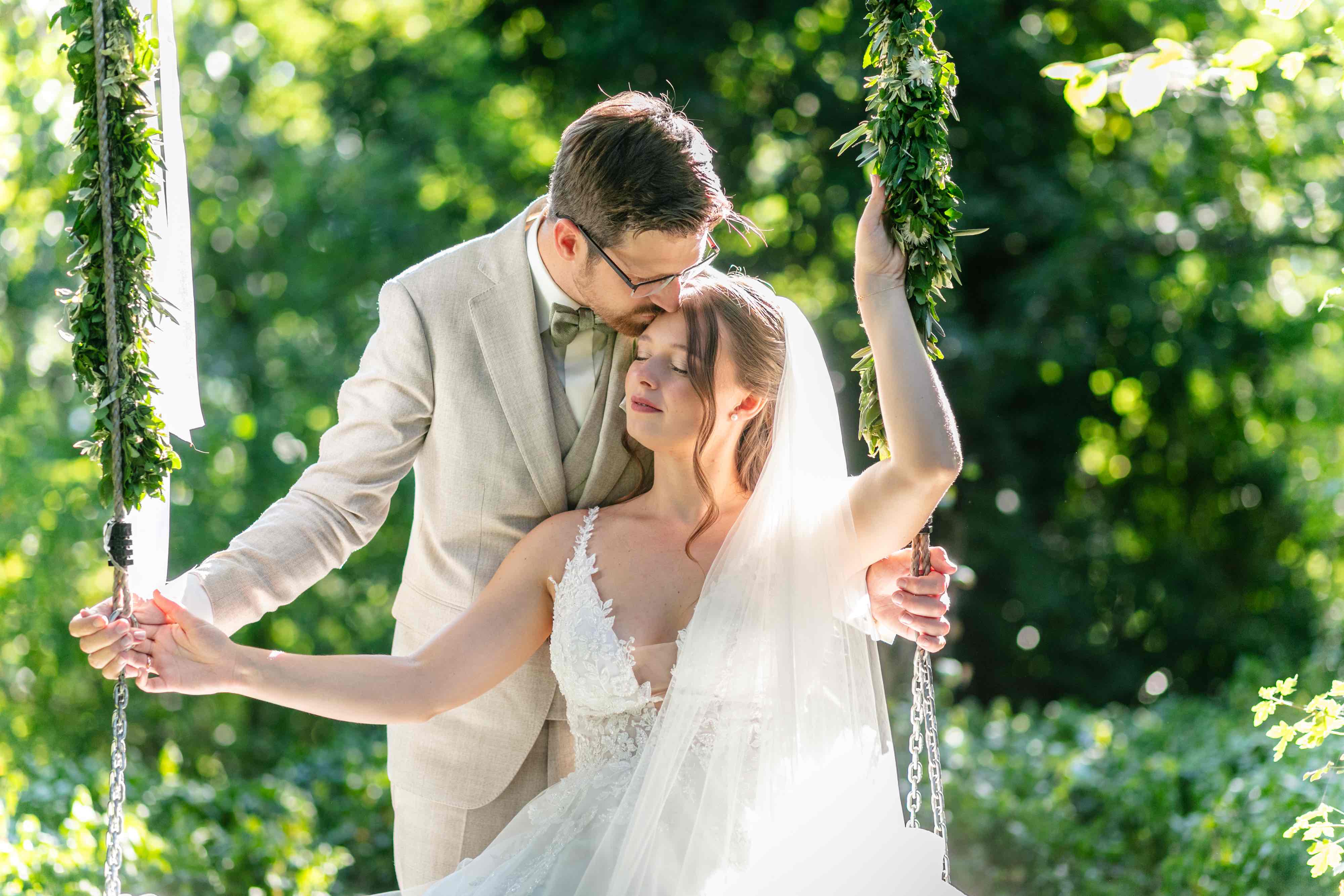 Hochzeit: Hochzeitsschaukel - Schloss Vasoldsberg 