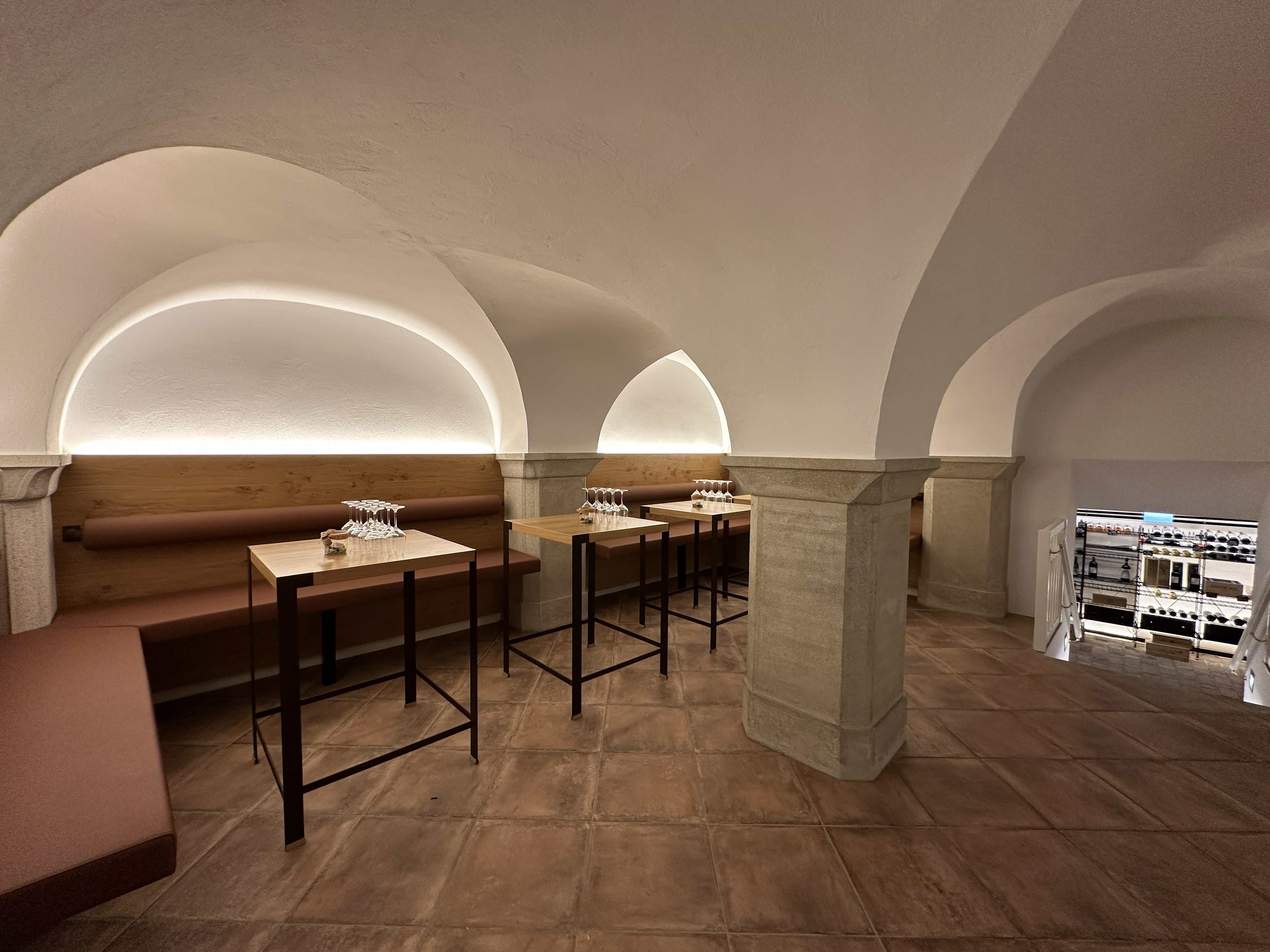 Hochzeit: Weinkeller - Schloss Vasoldsberg 