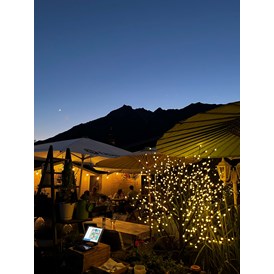 Hochzeit: Abends im Geheimen Garten

4Eck Restaurant Garmisch Hochzeitslocation - 4ECK Restaurant & Bar 