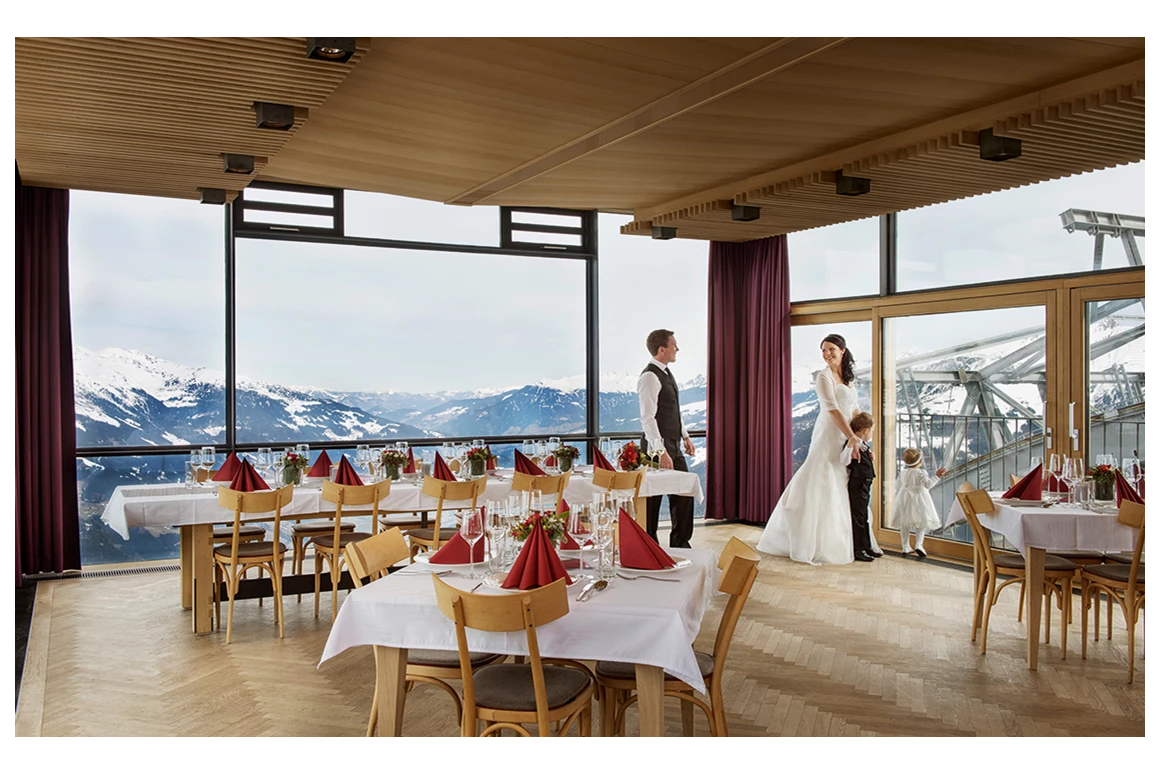Hochzeitslocation: (c) Mayrhofner Bergbahnen - Kunstraum Ahorn