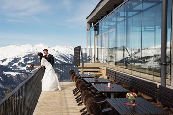 Hochzeit: (c) Mayrhofner Bergbahnen - Kunstraum Ahorn