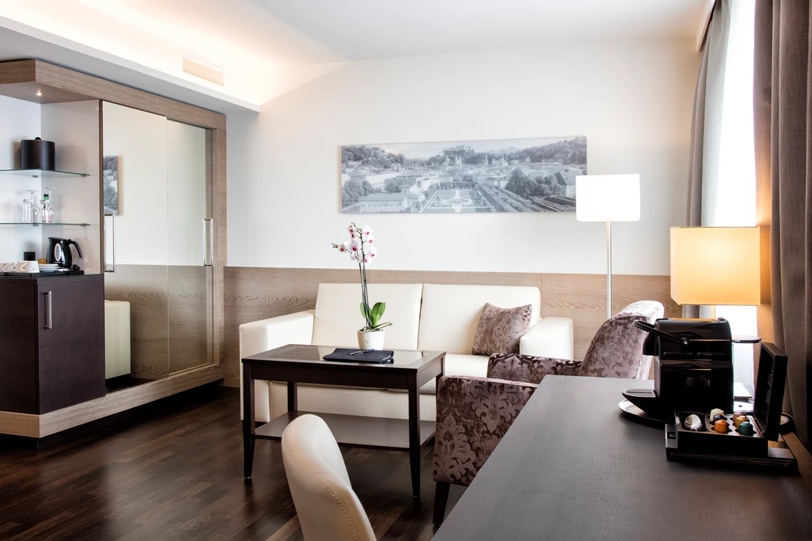 Hochzeitslocation: Junior Suite - Wohnbereich - Wyndham Grand Salzburg Conference Centre