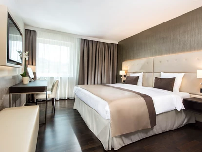 Hochzeit - Puch bei Hallein - Executive Grand Suite - Schlafbereich - Wyndham Grand Salzburg Conference Centre